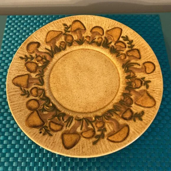 3D Mushroom Shapes Ceramic Serving Bowl Soup Tureen With Ladle and Plate 4 PcSet